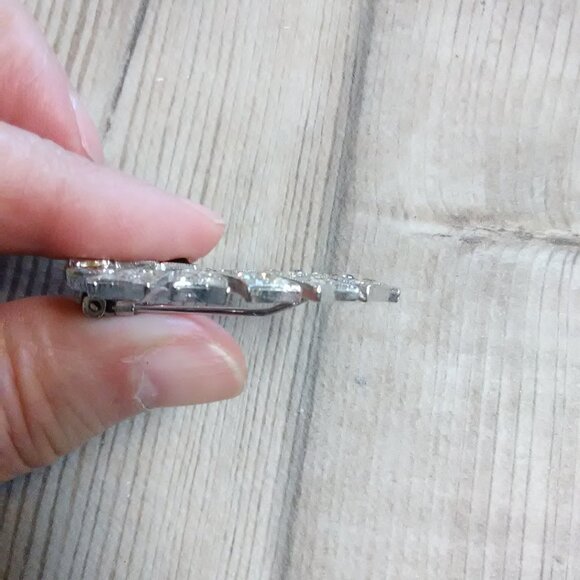 Kenneth Lane fur clip all rhinestones present - Picture 9 of 10